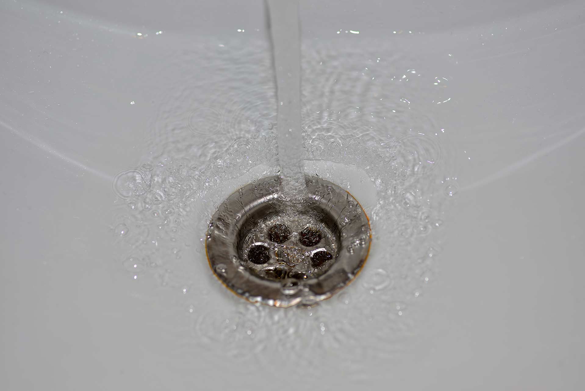 A2B Drains provides services to unblock blocked sinks and drains for properties in Clerkenwell.